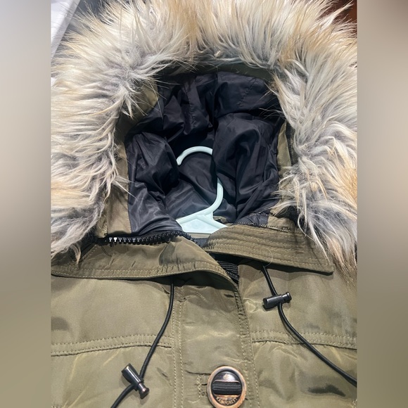 EUC Coat with Removable Fur - Picture 5 of 6